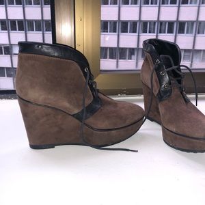 Tods womens suede wedges